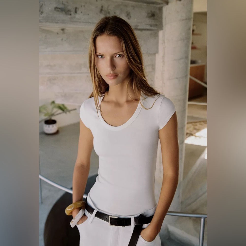 Pot neck shirt